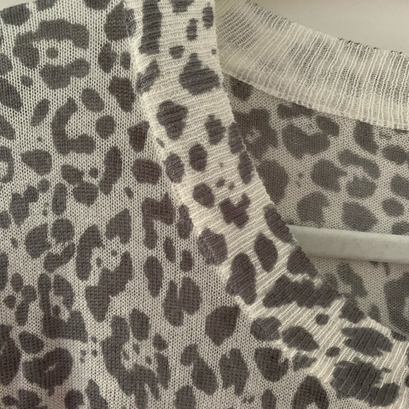 Cheetah print sweater - Picture 3 of 4